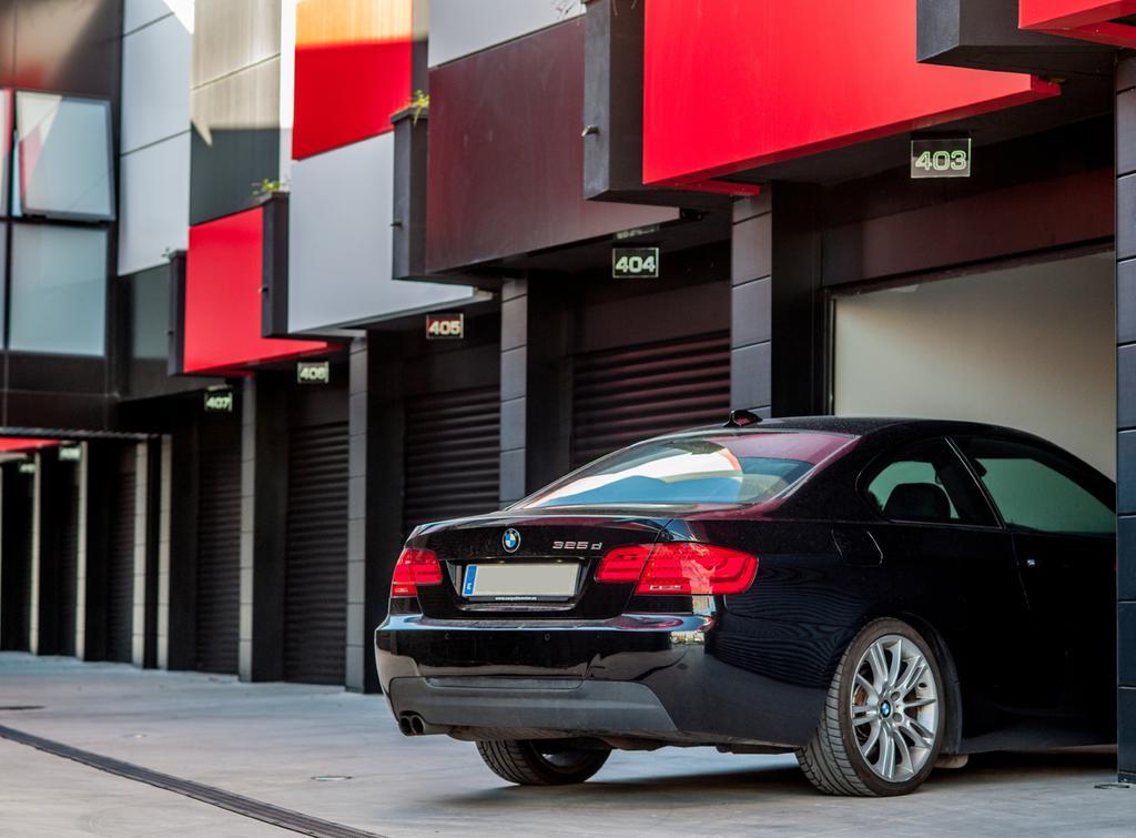 Hotel Loob Madrid (Adults Only) Torrejon de Ardoz Exterior photo