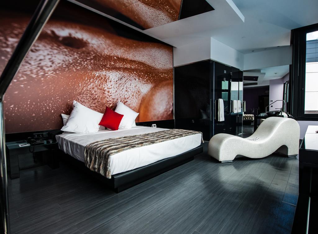 Hotel Loob Madrid (Adults Only) Torrejon de Ardoz Exterior photo