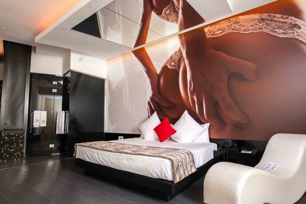 Hotel Loob Madrid (Adults Only) Torrejon de Ardoz Exterior photo