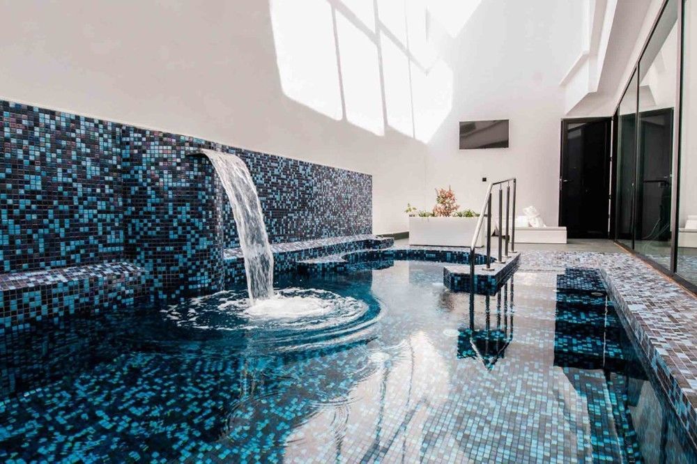 Hotel Loob Madrid (Adults Only) Torrejon de Ardoz Exterior photo